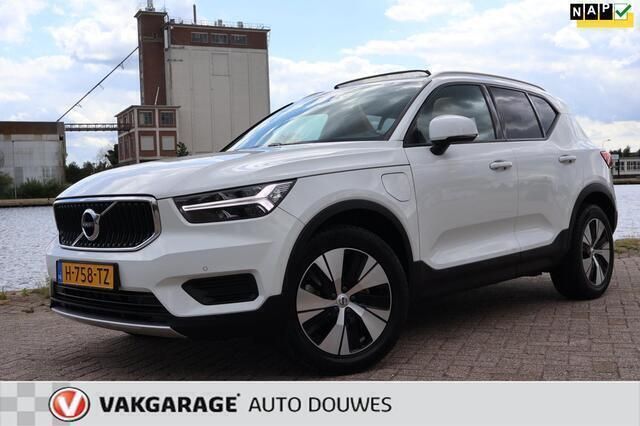 Wit Gebruikt 2020 Volvo XC40 Inscription SUV | € 32.950 (Iets duurder) - Afbeelding 1/4