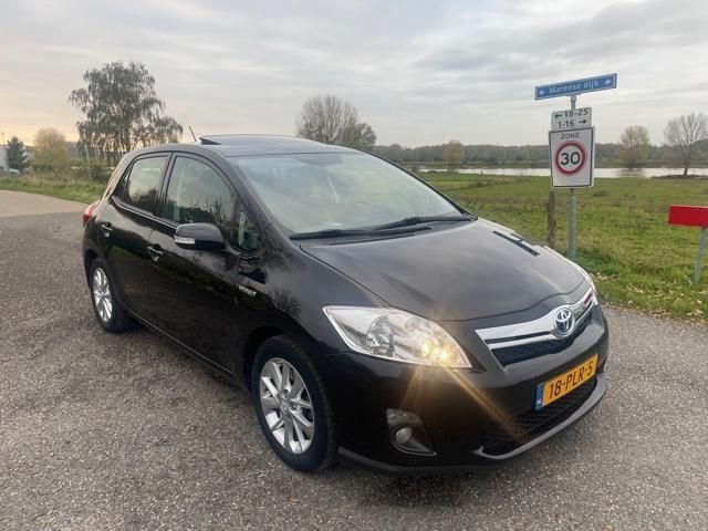 Occasion Toyota Auris 99 PK (72 kW) 2011 Zwart Hatchback