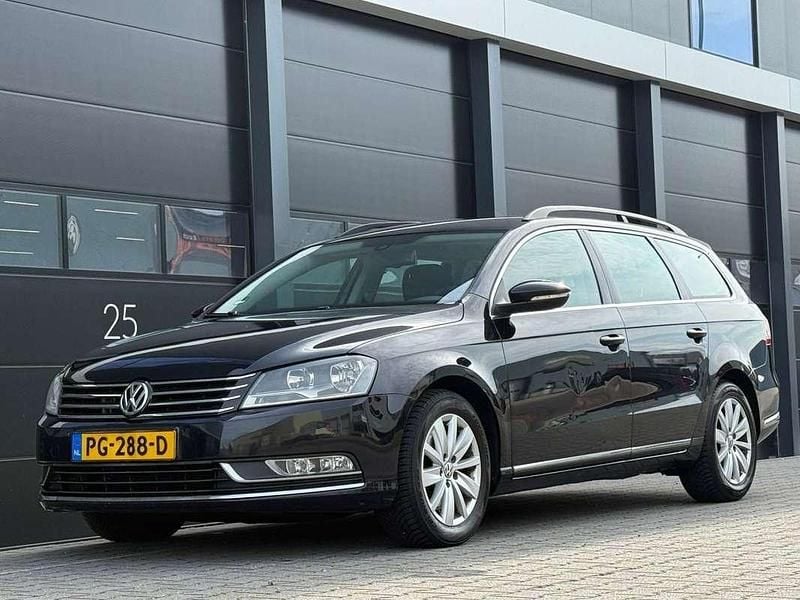 Zwart Gebruikt 2012 VW Passat Stationwagen | € 3.950 (Goede deal) - Afbeelding 1/4