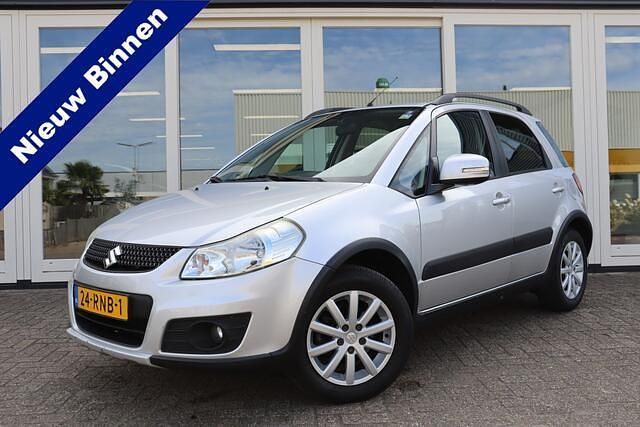 Grijs Gebruikt 2011 Suzuki SX4 MPV | € 5.999 (Eerlijke prijs) - Afbeelding 1/4