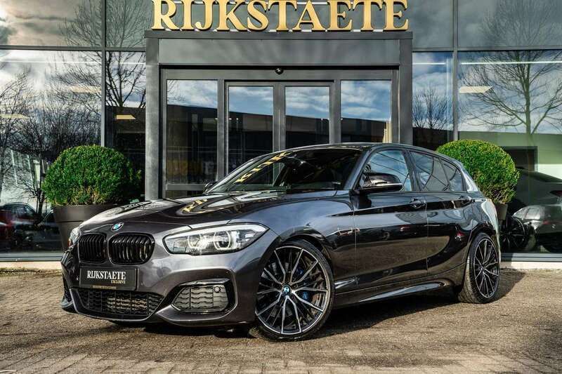 Grijs Gebruikt 2018 BMW M140 Executive Hatchback | € 29.900 (Eerlijke prijs) - Afbeelding 1/4