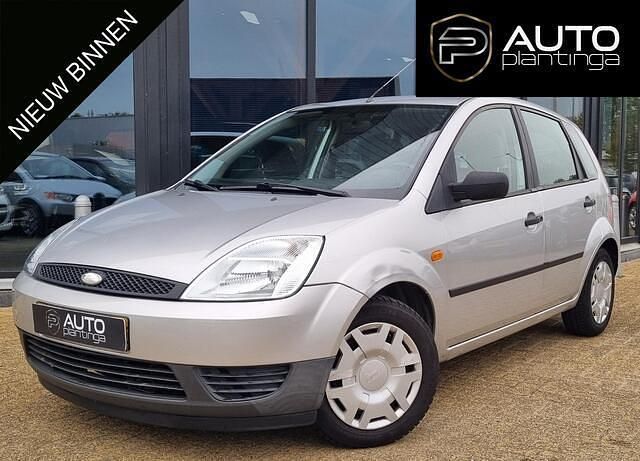 Grijs Gebruikt 2002 Ford Fiesta Ambiente Hatchback | € 1.245 (Eerlijke prijs) - Afbeelding 1/4
