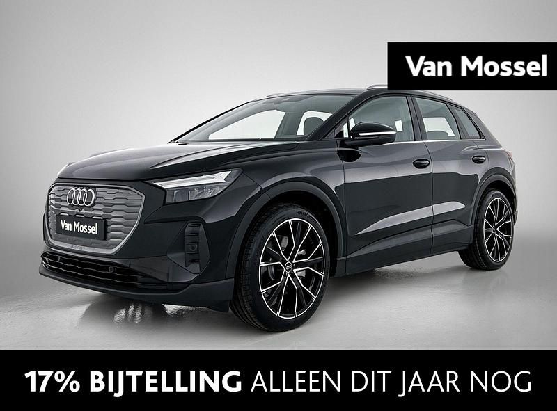 Zwart Nieuw 2024 Audi Q4 e-tron Design SUV | € 51.945 - Afbeelding 1/4