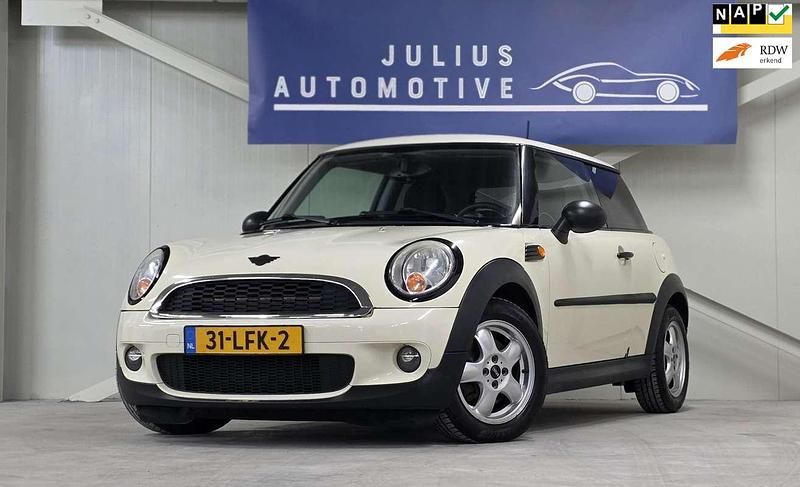 Wit Gebruikt 2010 Mini ONE Hatchback | € 3.343 (Eerlijke prijs) - Afbeelding 1/3