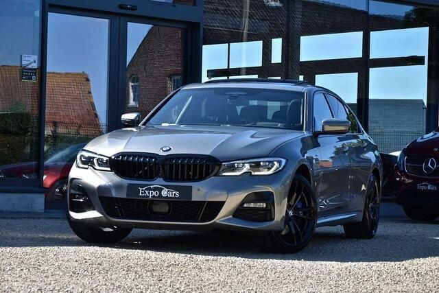 Grijs Gebruikt 2020 BMW 330 M Sport Sedan | € 31.500 (Eerlijke prijs) - Afbeelding 1/4