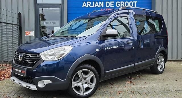 Blauw Gebruikt 2018 Dacia Dokker Stepway Van | € 12.850 (Duur) - Afbeelding 1/4