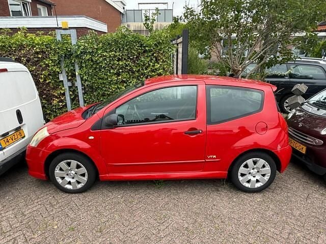 Rood Gebruikt 2006 Citroën C2 VTR Sport Hatchback | € 999 (Eerlijke prijs) - Afbeelding 1/4