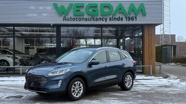 Blauw (metallic) Occasion 2022 Ford Kuga Titanium SUV | € 23.870 (Super prijs) - Afbeelding 1/4