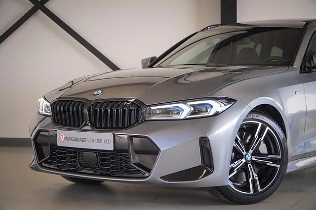 Occasion BMW 330 M Sport 286 PK (210 kW) 2023 Grijs Stationwagen