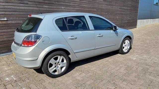 Occasion Opel Astra 116 PK (85 kW) 2007 Grijs Hatchback