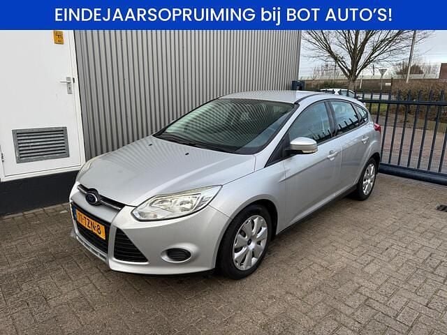 Grijs Occasion 2012 Ford Focus Trend Hatchback | € 2.750 (Goede deal) - Afbeelding 1/4