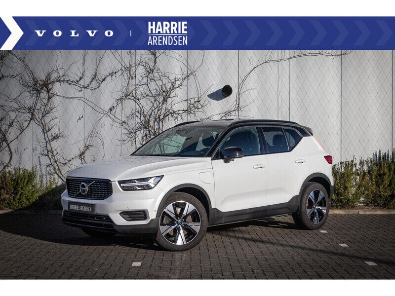 Wit Gebruikt 2022 Volvo XC40 R-Design SUV | € 34.899 (Eerlijke prijs) - Afbeelding 1/4