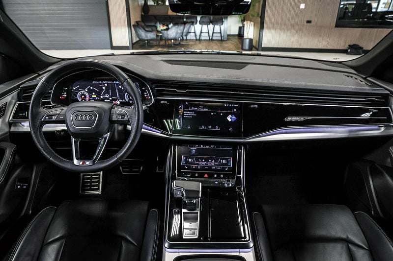 Grijs metallic Gebruikt 2023 Audi Q8 e-tron S-Line SUV | € 70.000 - Afbeelding 1/4