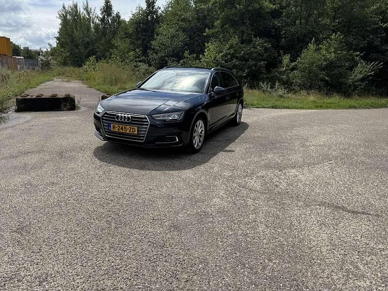 Blauw Gebruikt 2016 Audi A4 Sport Stationwagen | € 18.500 (Eerlijke prijs) - Afbeelding 1/4