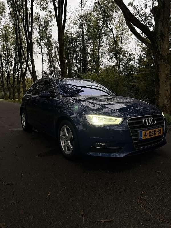 Blauw Gebruikt 2014 Audi A3 Hatchback | € 9.500 (Super prijs) - Afbeelding 1/4