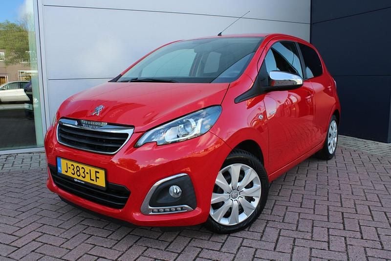 Rood Gebruikt 2020 Peugeot 108 Style Hatchback | € 9.900 (Eerlijke prijs) - Afbeelding 1/4