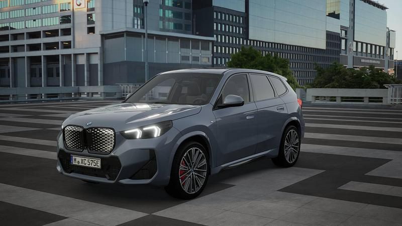 Grijs Gebruikt 2024 BMW iX1 Comfort Edition SUV | € 60.360 - Afbeelding 1/4