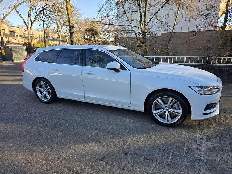 Occasion Volvo V90 Momentum 254 PK (186 kW) 2017 Wit Stationwagen
