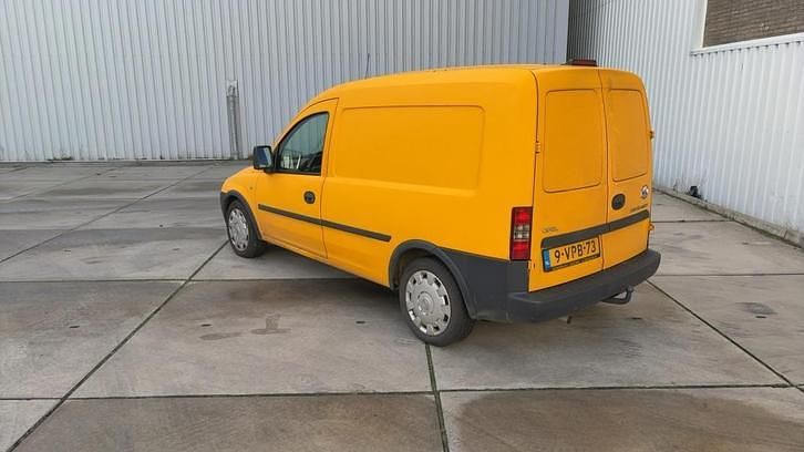 Occasion Opel Combo 75 PK (55 kW) 2011 Geel Hatchback