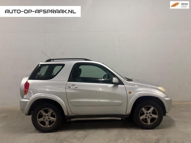 Grijs, metallic lak Gebruikt 2002 Toyota RAV4 Sol SUV | € 2.250 (Super prijs) - Afbeelding 1/4