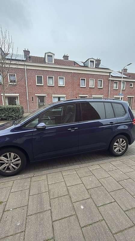 Blauw Gebruikt 2020 VW Touran Comfortline MPV | € 13.641 - Afbeelding 1/4