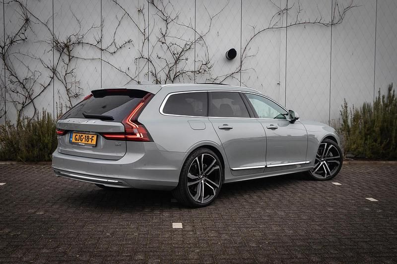 Occasion Volvo V90 Ultimate 2024 Grijs Stationwagen