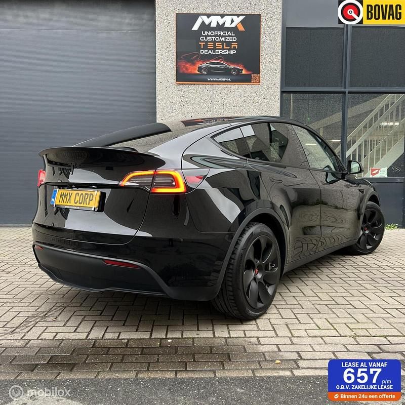 Zwart Gebruikt 2024 Tesla Model Y Long Range AWD SUV | € 40.999 (Eerlijke prijs) - Afbeelding 1/4