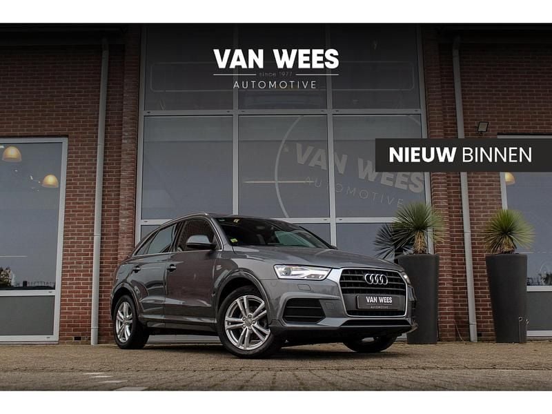 Grijs Occasion 2016 Audi Q3 Sport SUV | € 15.950 (Eerlijke prijs) - Afbeelding 1/3