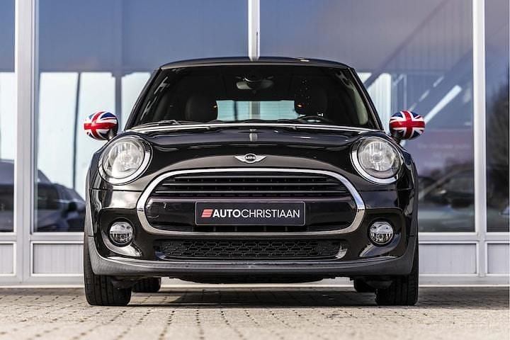 Occasion Mini Cooper Business 2018 Zwart (metallic) Hatchback