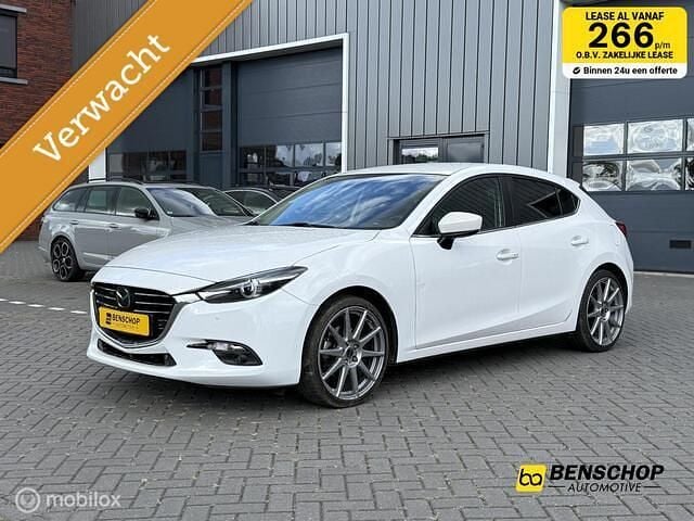 Wit Gebruikt 2017 Mazda 3 Hatchback | € 16.440 (Eerlijke prijs) - Afbeelding 1/4