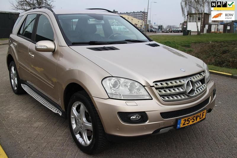 Bruin Gebruikt 2006 Mercedes 350 SUV | € 6.950 (Eerlijke prijs) - Afbeelding 1/4
