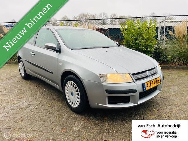 Grijs Gebruikt 2007 Fiat Stilo Racing Hatchback | € 1.499 (Eerlijke prijs) - Afbeelding 1/4