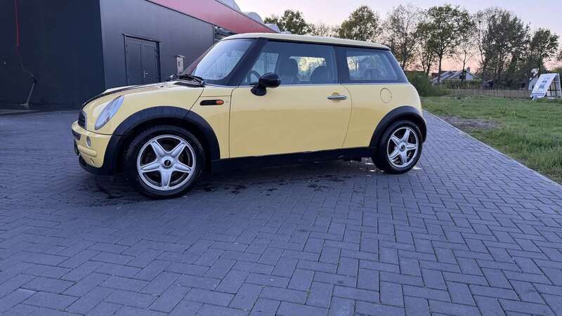 Geel Gebruikt 2002 Mini Cooper Salt Hatchback | € 1.700 (Iets duurder) - Afbeelding 1/4
