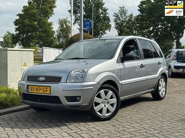 Grijs Gebruikt 2005 Ford Fusion Futura MPV | € 2.450 (Eerlijke prijs) - Afbeelding 1/4