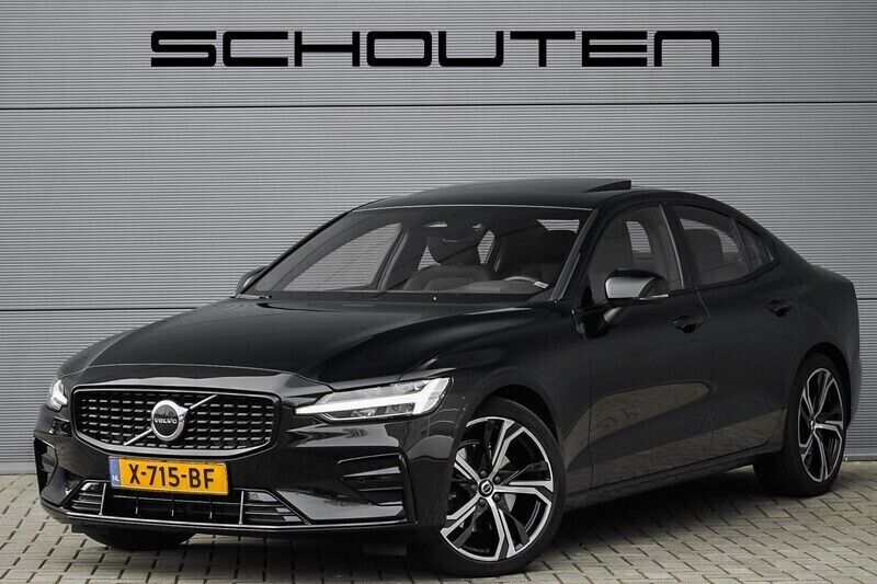 Zwart Gebruikt 2023 Volvo S60 R-Design Sedan | € 34.900 (Super prijs) - Afbeelding 1/3