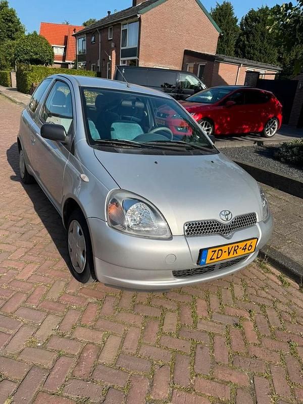 Gebruikt 1999 Toyota Yaris | € 950 (Goede deal) - Afbeelding 1/1
