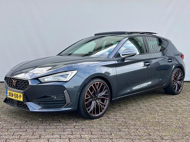 Grijs Gebruikt 2023 Cupra Leon VZ3 Hatchback | € 38.750 (Iets duurder) - Afbeelding 1/4