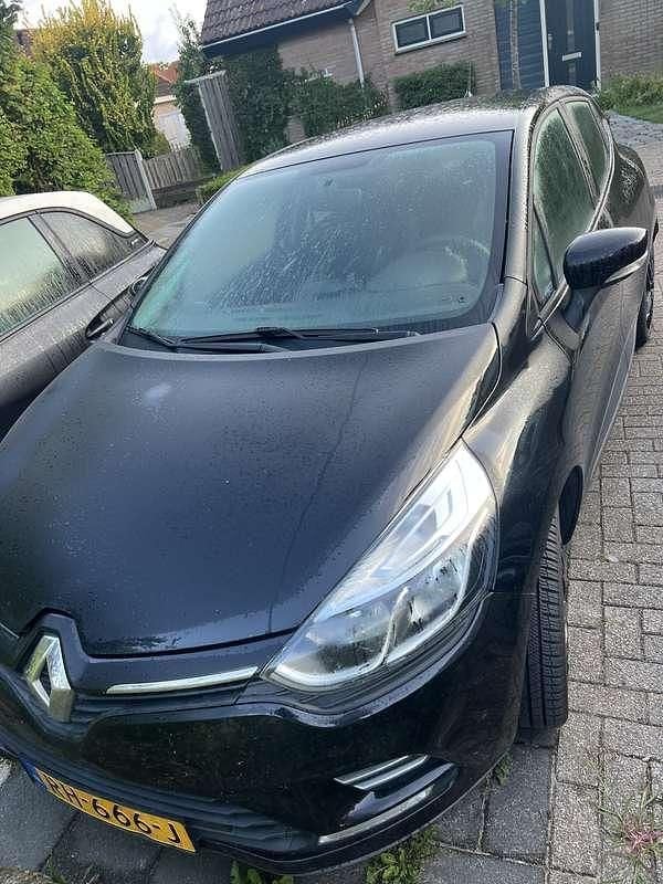Zwart Gebruikt 2017 Renault Clio IV Zen Hatchback | € 6.500 (Goede deal) - Afbeelding 1/4