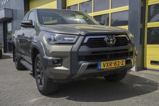 Overige Gebruikt 2023 Toyota HiLux Pickup | € 38.950 (Goede deal) - Afbeelding 1/4