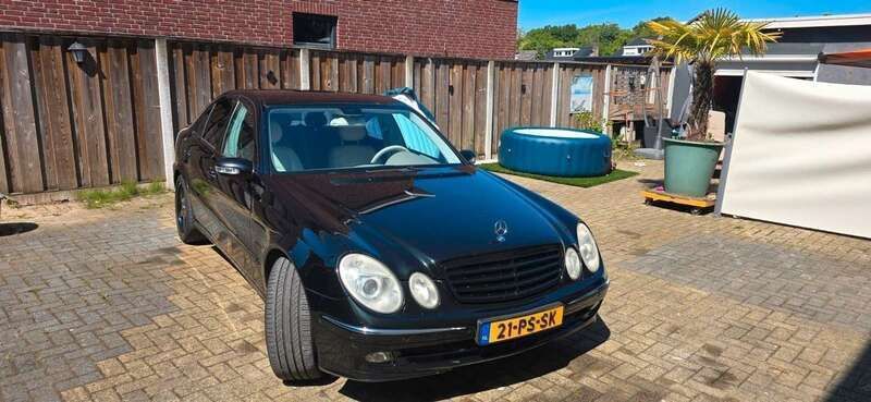 Gebruikt 2004 Mercedes E240 Avantgarde Sedan | € 3.750 (Eerlijke prijs) - Afbeelding 1/4