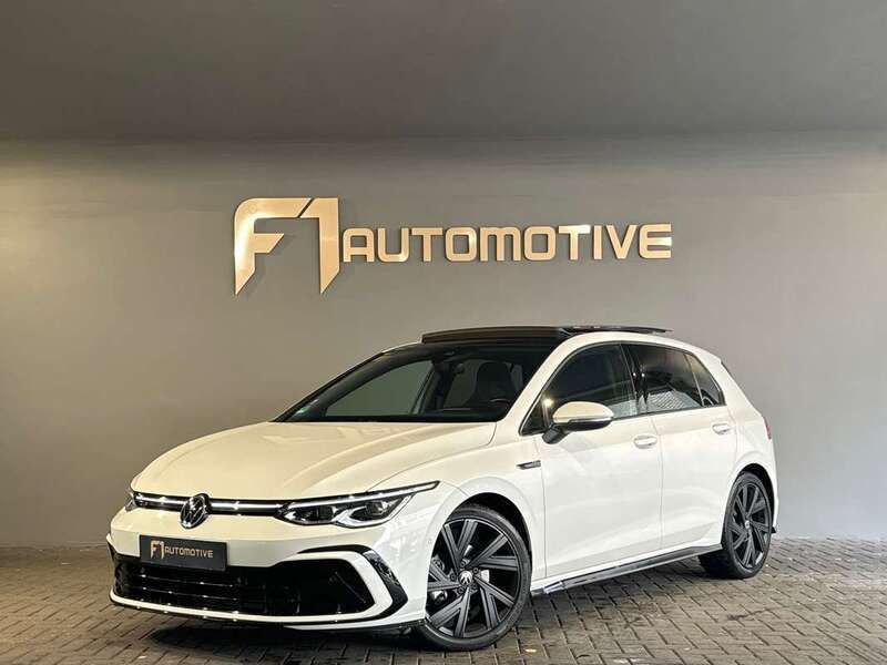 Wit, metallic lak Gebruikt 2020 VW Golf VIII R-line Hatchback | € 29.890 (Eerlijke prijs) - Afbeelding 1/3