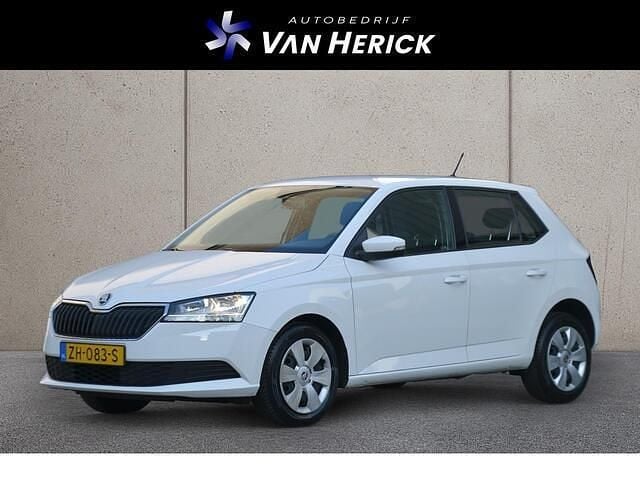Wit Occasion 2019 Skoda Fabia Active Hatchback | € 8.945 (Super prijs) - Afbeelding 1/4