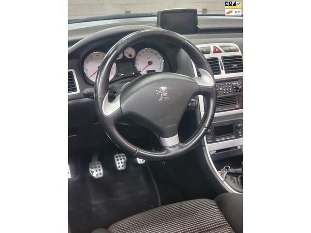 Zwart Gebruikt 2006 Peugeot 307 CC GT-line Cabriolet | € 1.780 (Eerlijke prijs) - Afbeelding 1/2