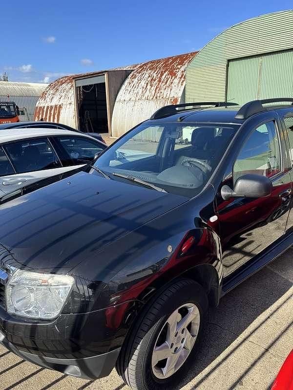 Zwart Gebruikt 2011 Dacia Duster Lauréate SUV | € 5.000 (Goede deal) - Afbeelding 1/4