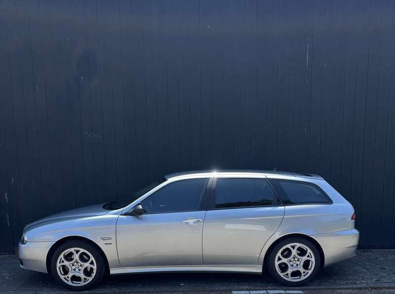 Grijs Gebruikt 2004 Alfa Romeo 156 Impression Stationwagen | € 3.250 - Afbeelding 1/4