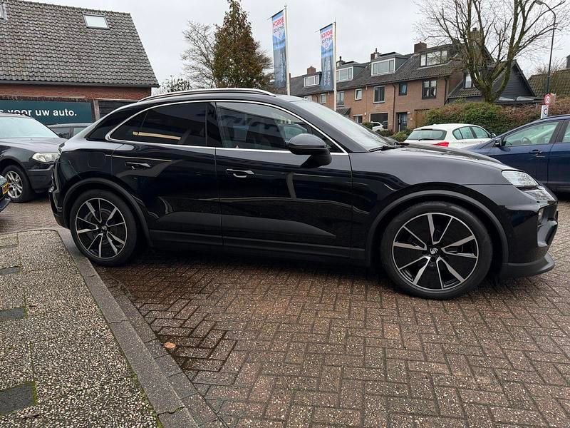 Occasion Porsche Macan 330 kW (449 PK) 2024 Zwart SUV