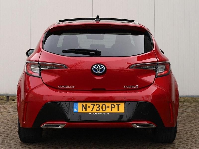Occasion Toyota Corolla Executive 184 PK (135 kW) 2019 Rood (metallic) Hatchback