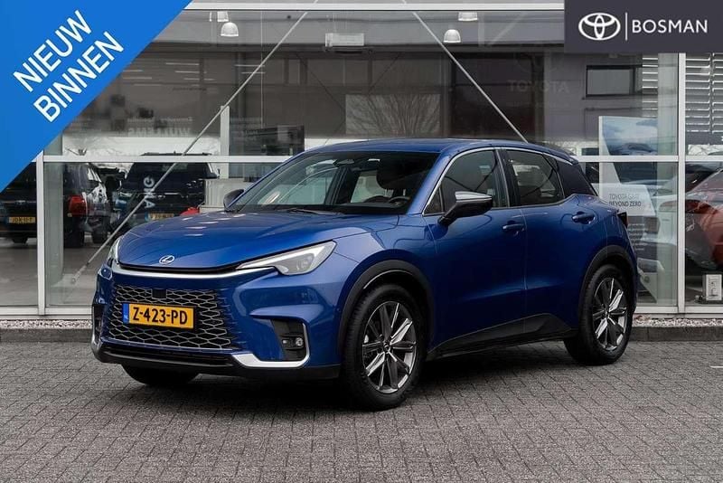 Occasion Lexus LBX 136 PK (100 kW) 2024 Blauw (metallic) SUV