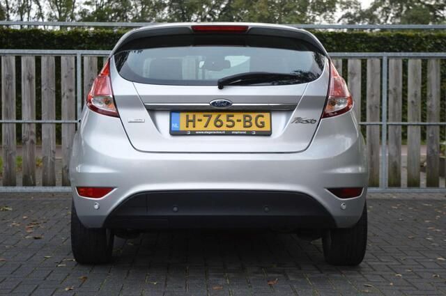 Occasion Ford Fiesta Titanium 101 PK (74 kW) 2013 Grijs Hatchback
