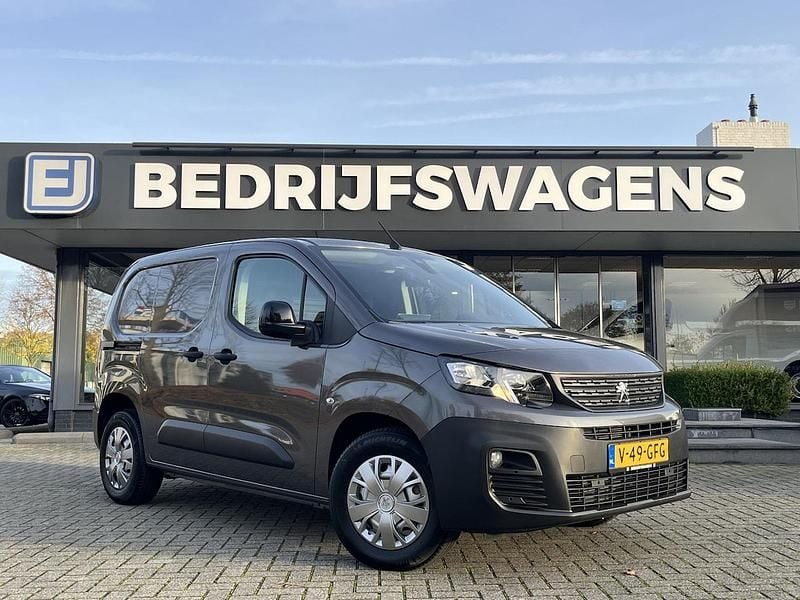 Grijs Gebruikt 2024 Peugeot E-Partner MPV | € 21.450 (Super prijs) - Afbeelding 1/4